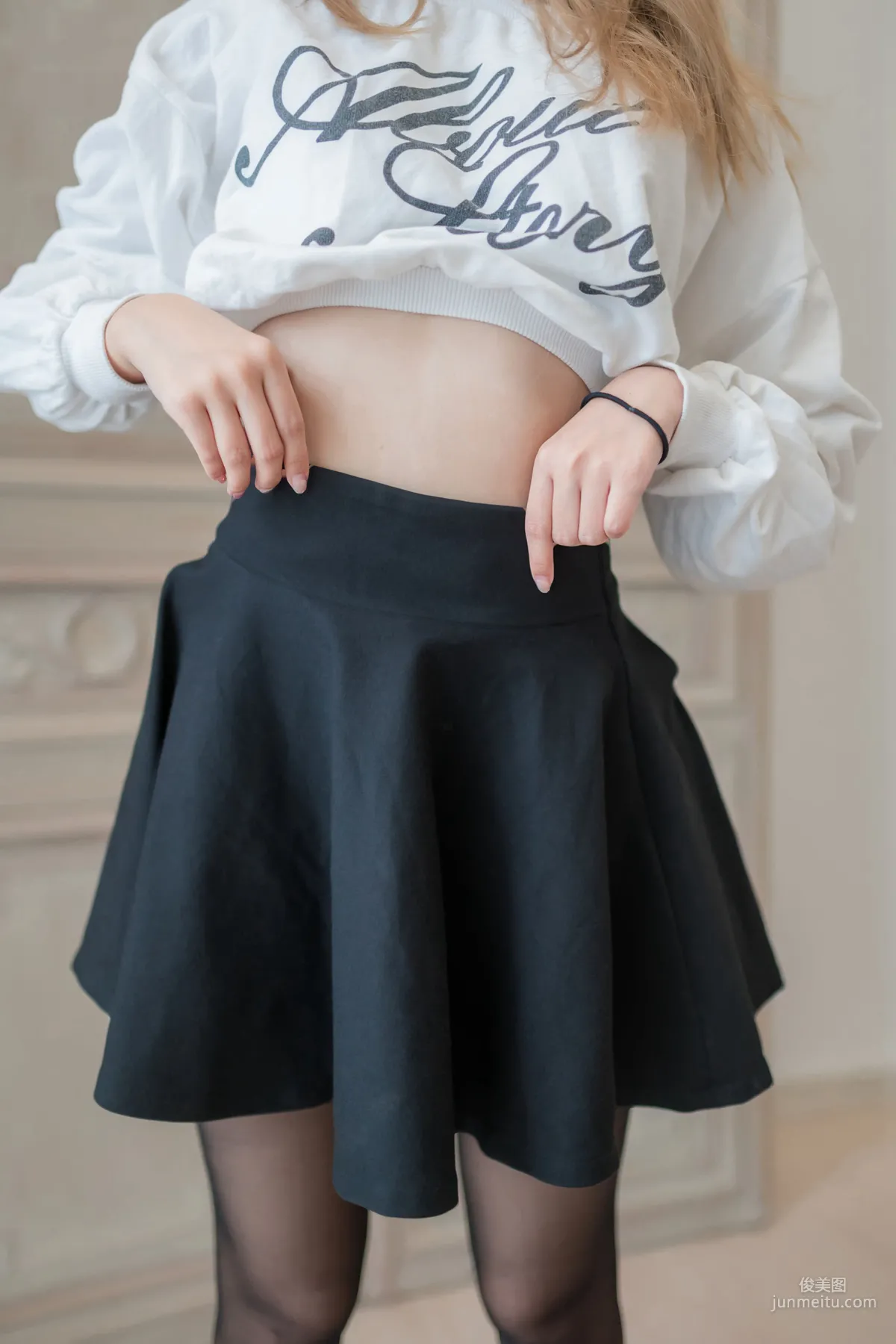 [Fengzhi Lingyu] NO.130 Ultra-Thin Black Stockings and Short Skirt Photo Set photo 32