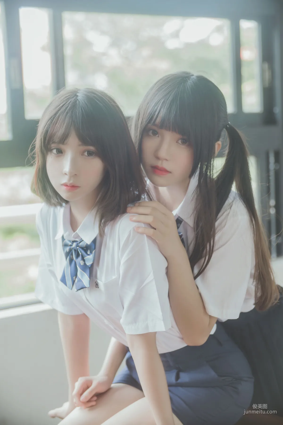 桜桃喵&疯猫ss《JK百合》 [萝莉COS] 写真集8