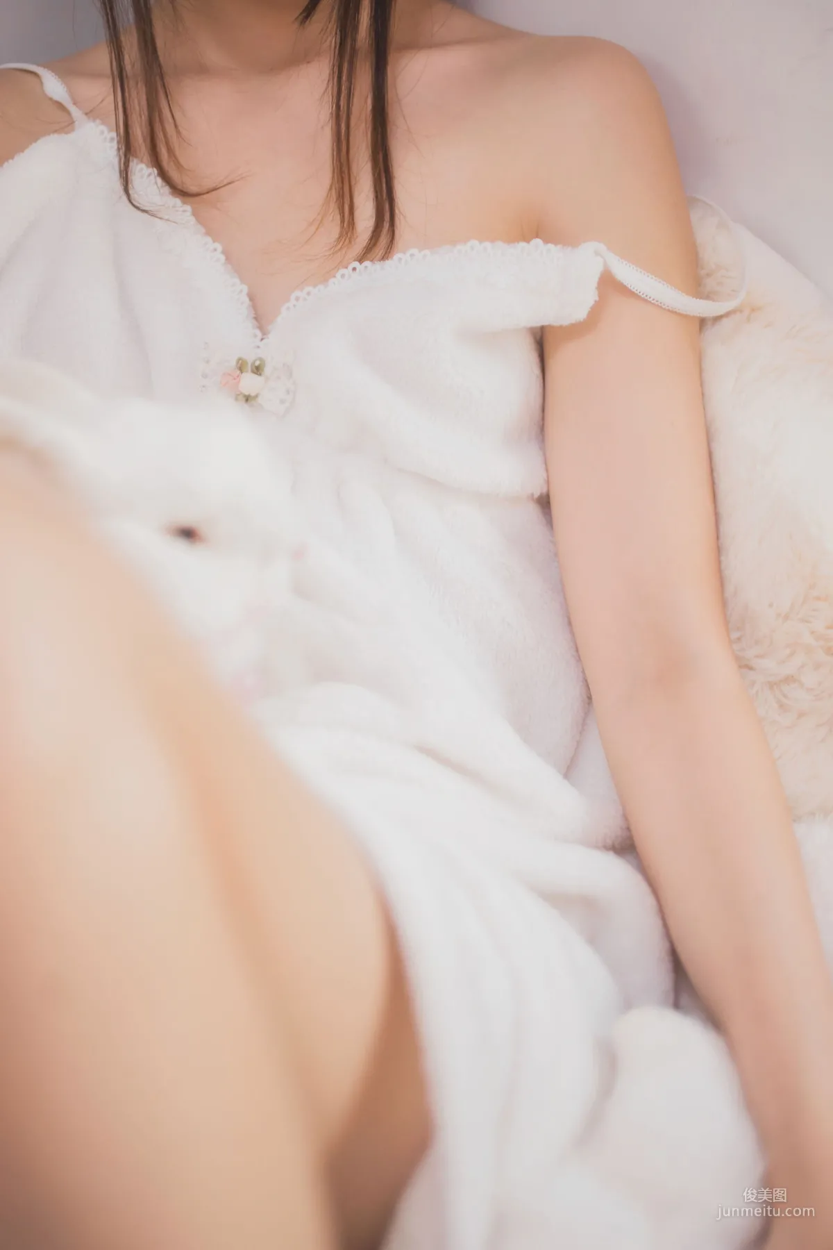桜桃喵《冬眠》 [蘿莉COS] 寫真集 38