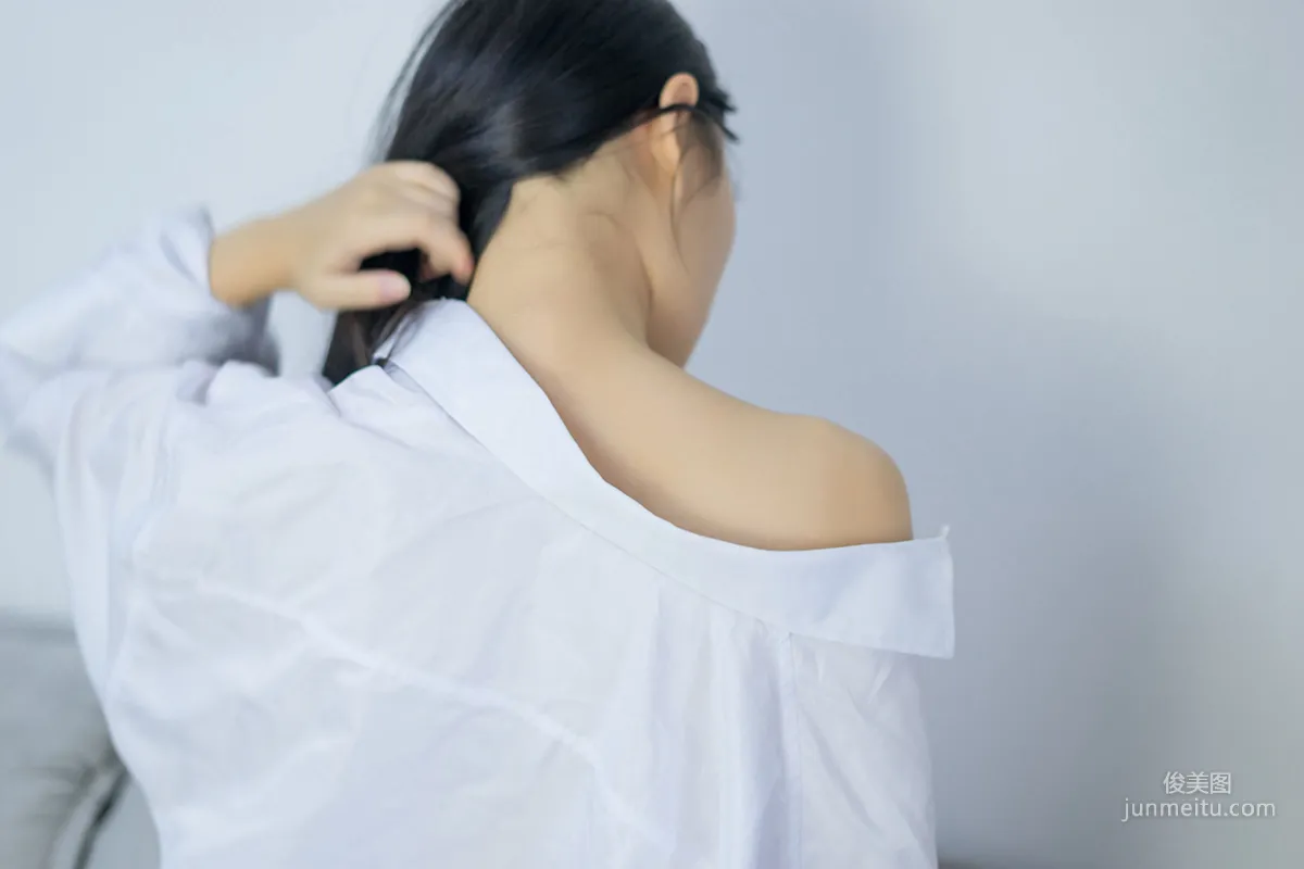 [Fengzhi Lingyu] NO.095 White Shirt and Bare Legs Photo Set photo 35