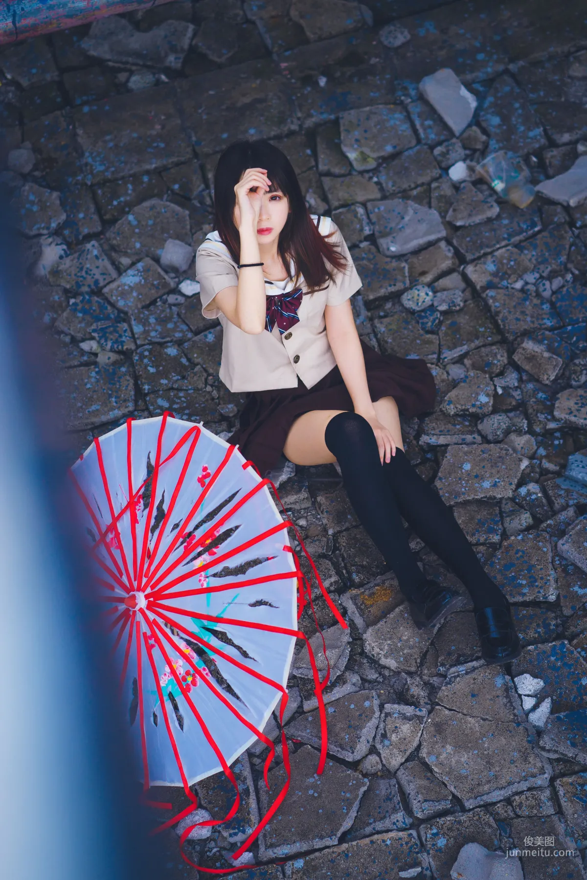 瘋貓ss《絲襪狂想曲(傘)》 [蘿莉COS] 寫真集 41
