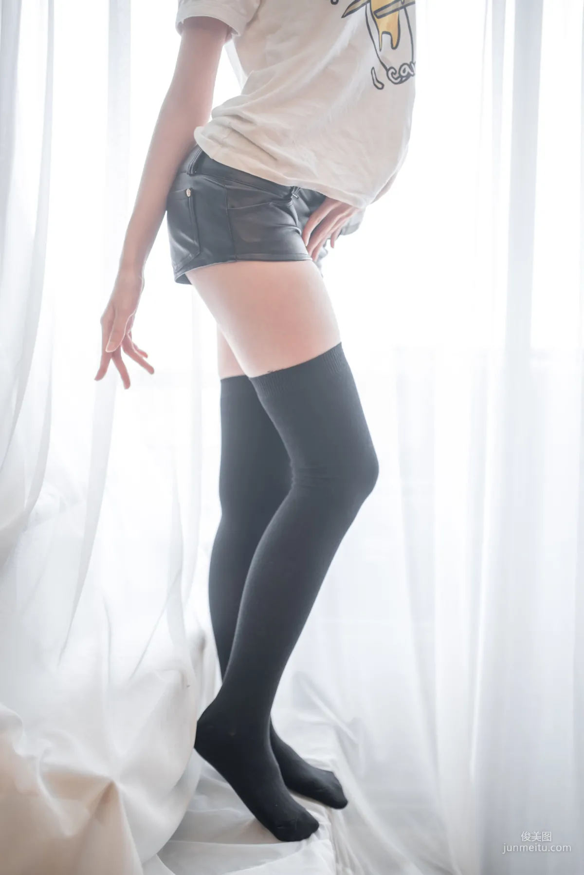 [Fengzhi Lingyu] NO.037 Black Stockings and Leather Pants Photo Set photo 20