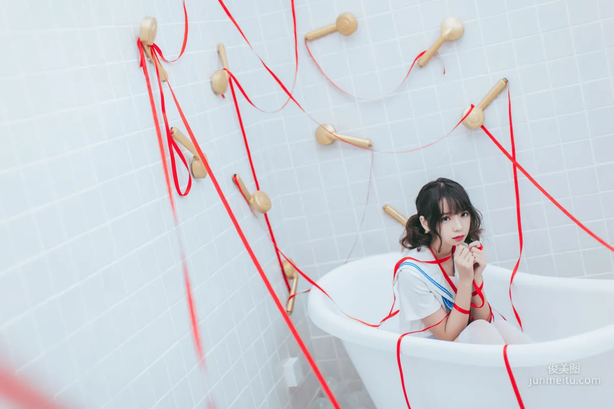 瘋貓ss《睡衣與浴室的水手服》 [蘿莉COS] 寫真集 27