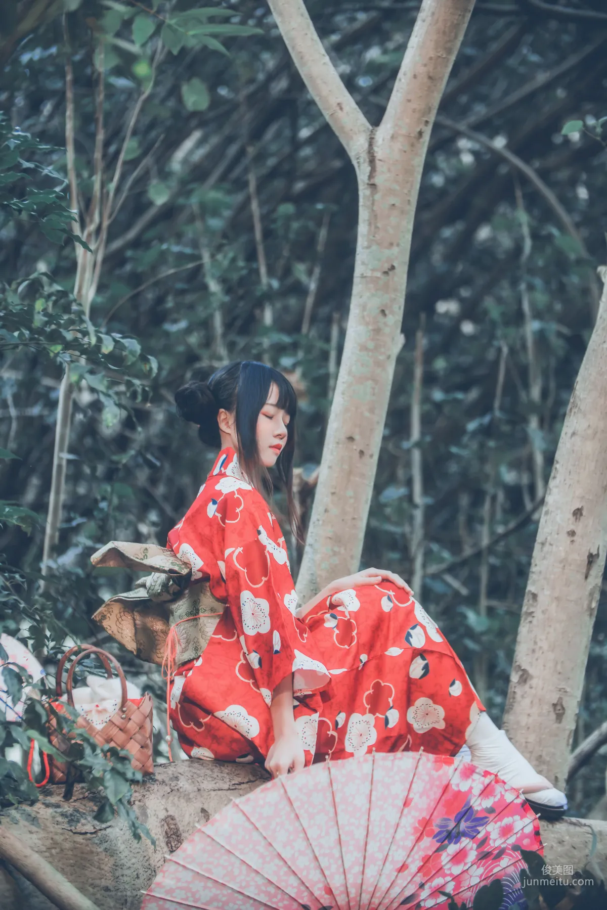 桜桃喵《夏日祭》 [蘿莉COS] 寫真集 59