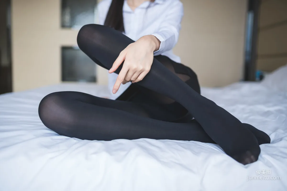 [Fengzhi Lingyu] NO.061 Black Stockings OL Style Photo Set photo 8