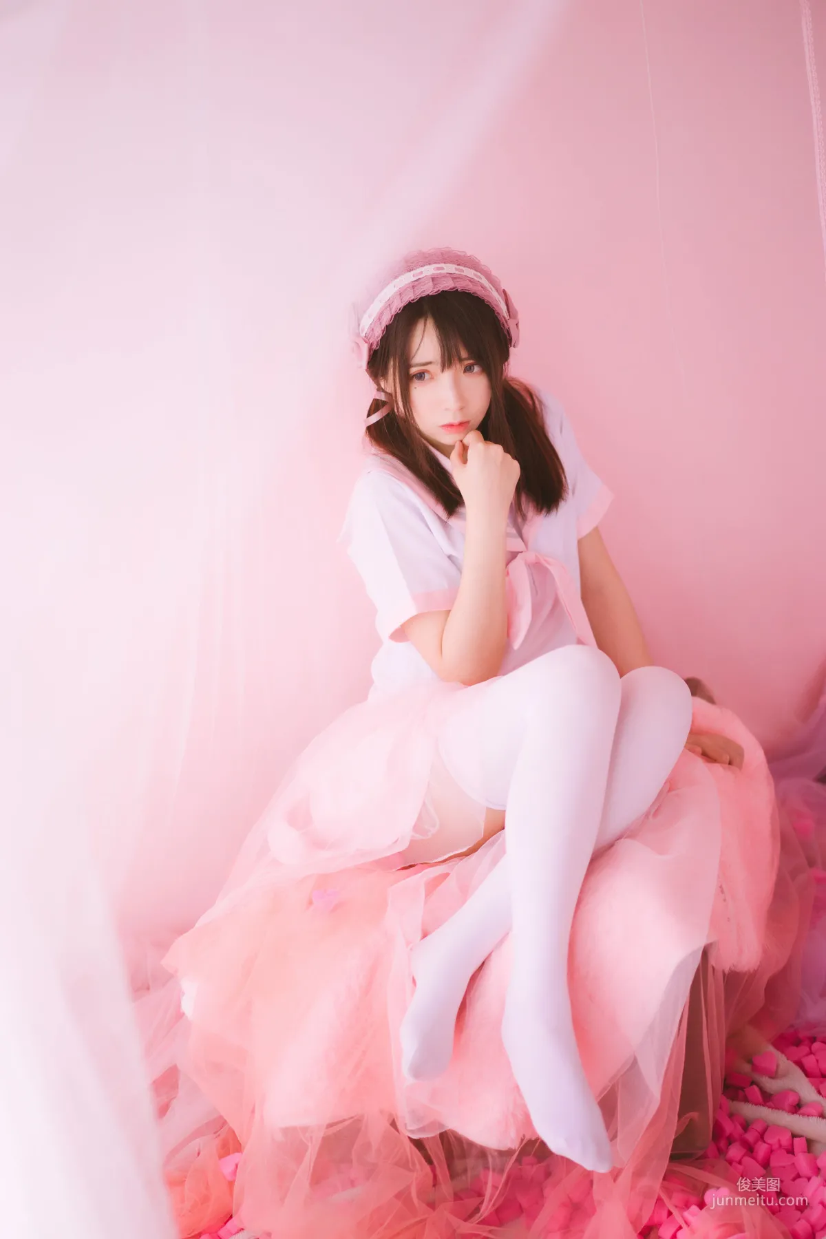 疯猫ss《丝袜狂想曲(粉)》 [萝莉COS] 写真集46