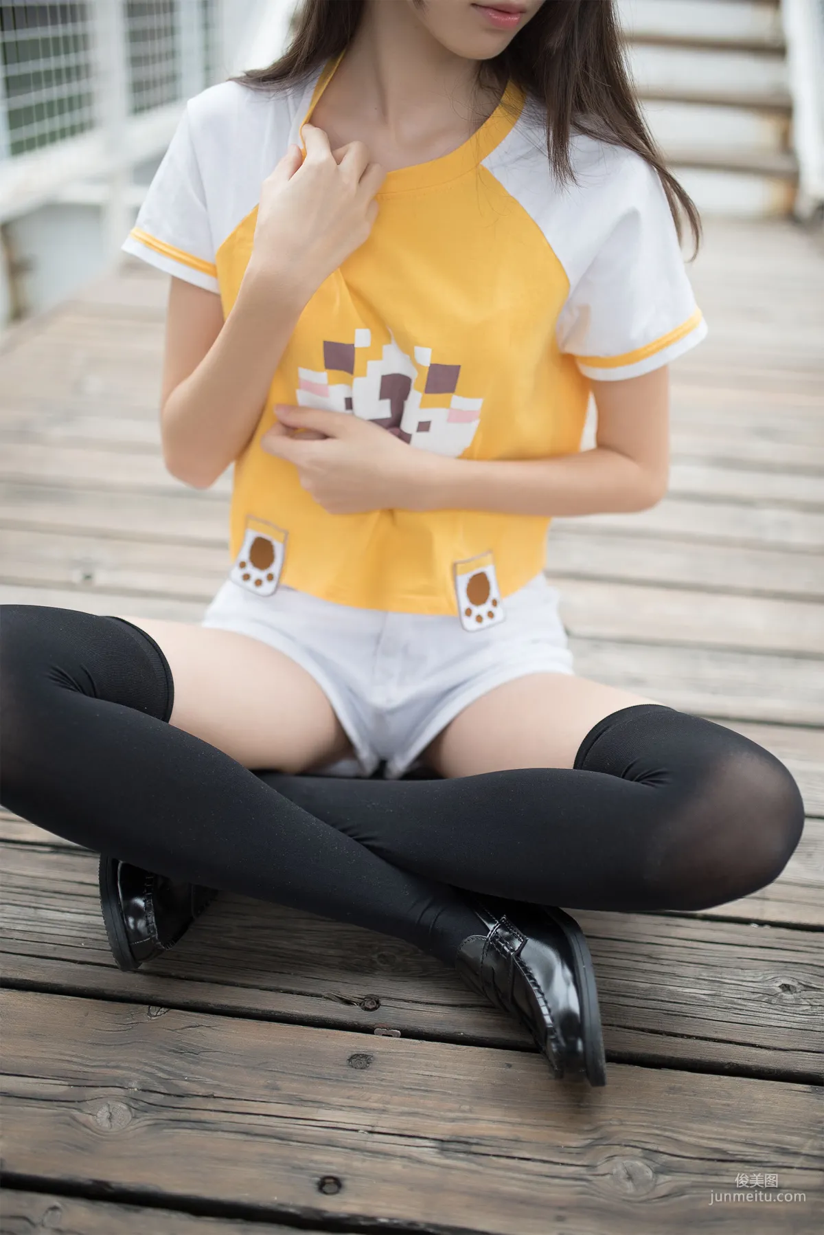 [Fengzhi Lingyu] NO.002 Black Stockings and Long Legs Photo Set photo 17