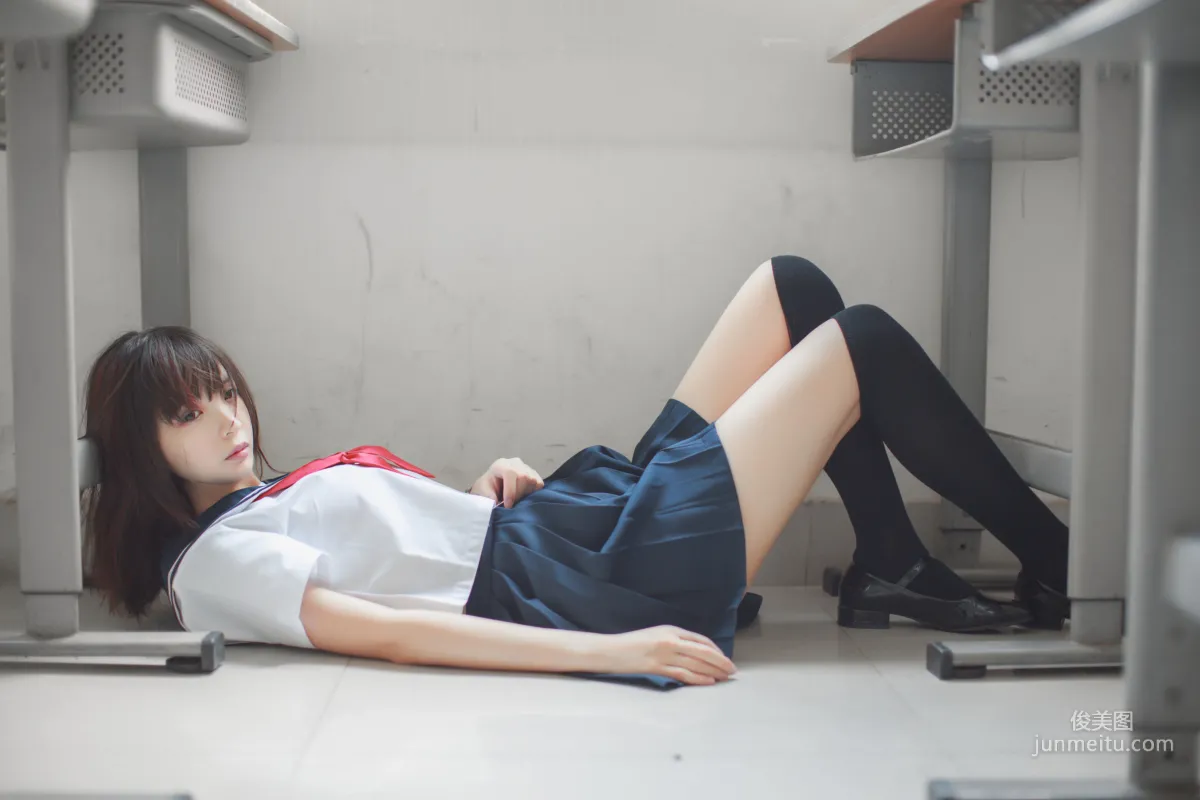 瘋貓ss《同桌的水手服》 [蘿莉COS] 寫真集 28