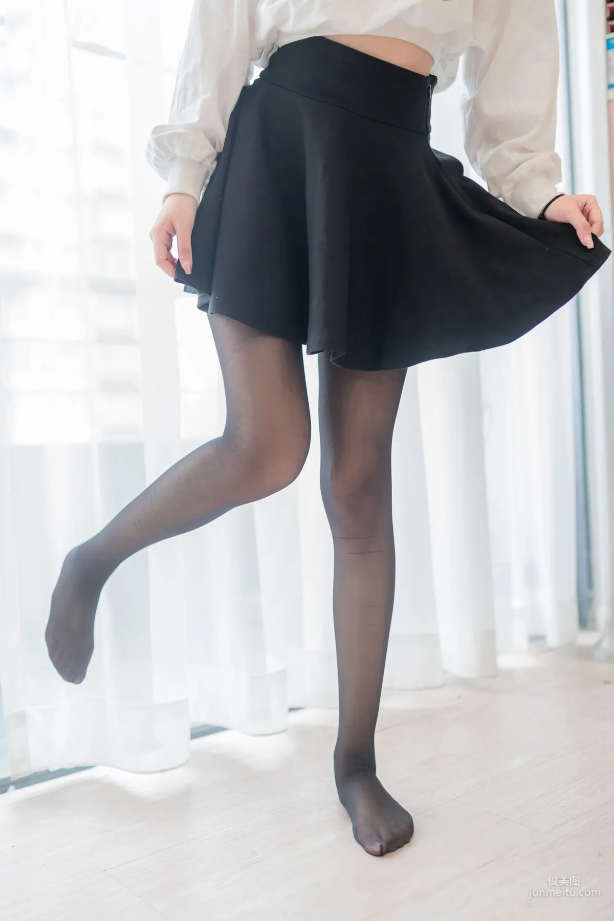 [Fengzhi Lingyu] NO.130 Ultra-Thin Black Stockings and Short Skirt Photo Set photo 30