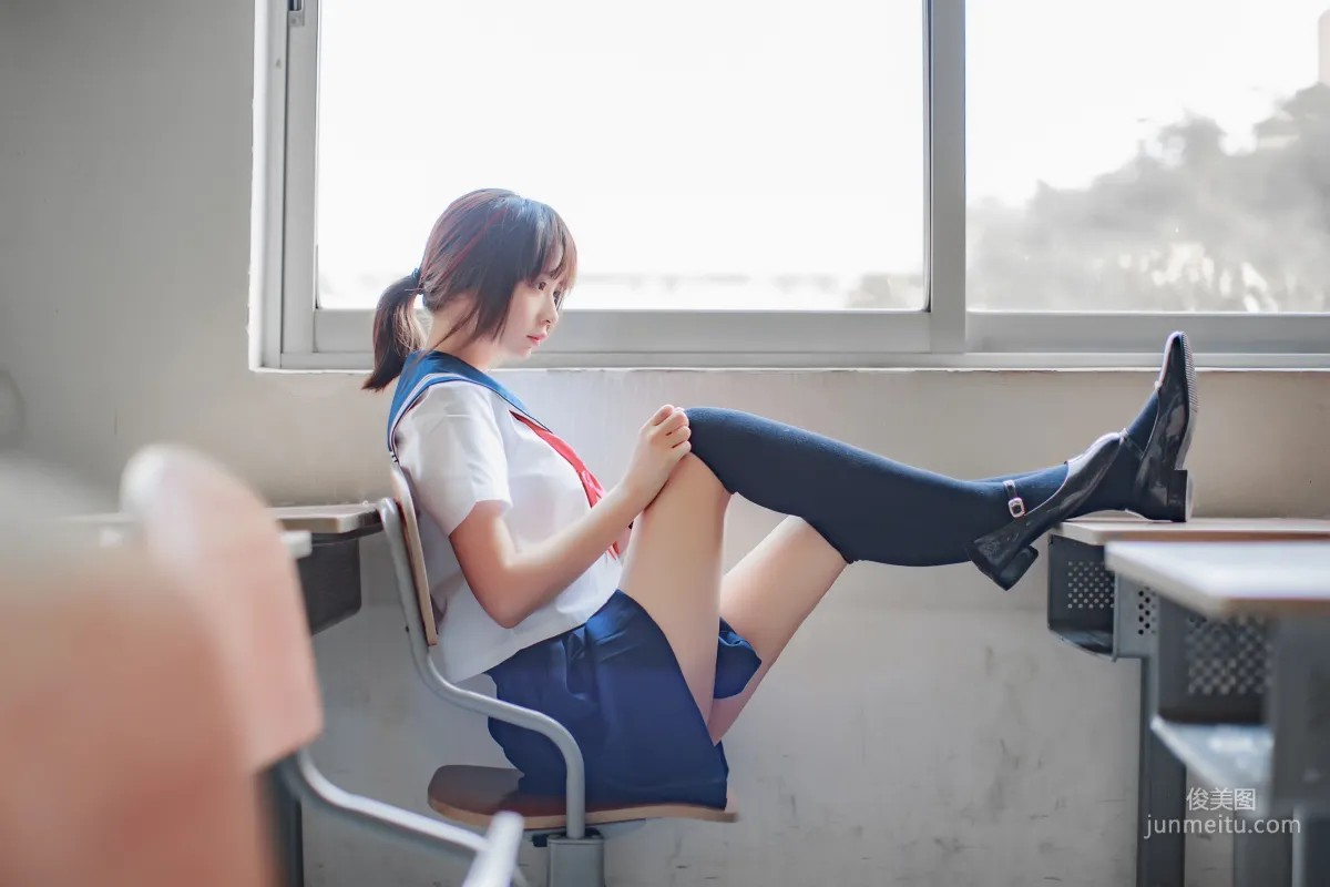 瘋貓ss《同桌的水手服》 [蘿莉COS] 寫真集 21