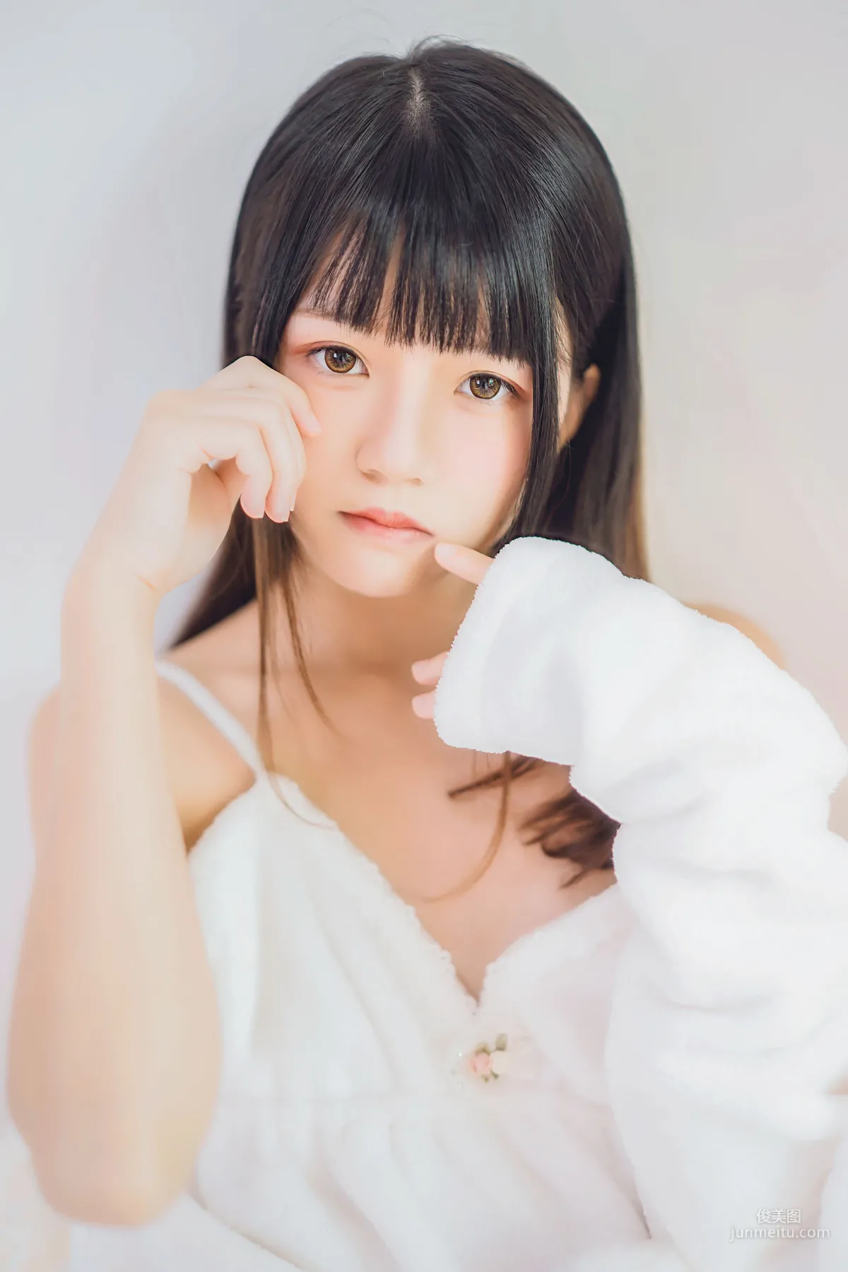 桜桃喵《冬眠》 [萝莉COS] 写真集7