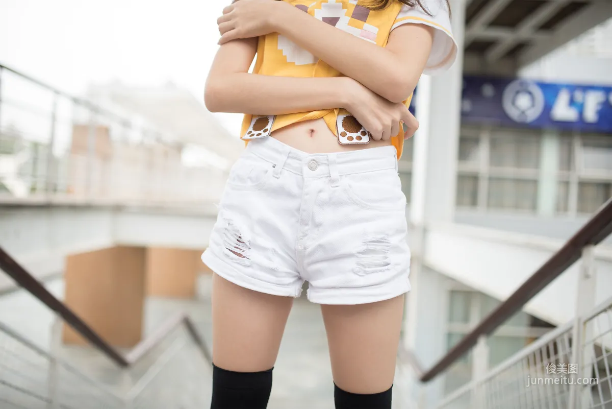 [Fengzhi Lingyu] NO.002 Black Stockings and Long Legs Photo Set photo 29