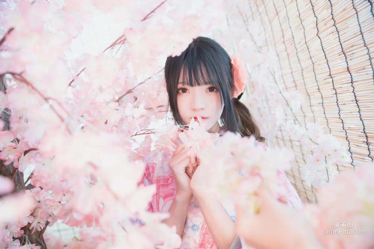 桜桃喵《雙人本》 [蘿莉COS] 寫真集 4