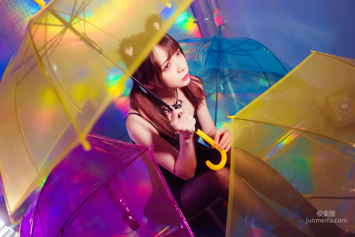 疯猫ss《丝袜狂想曲(光)》 [萝莉COS] 写真集32