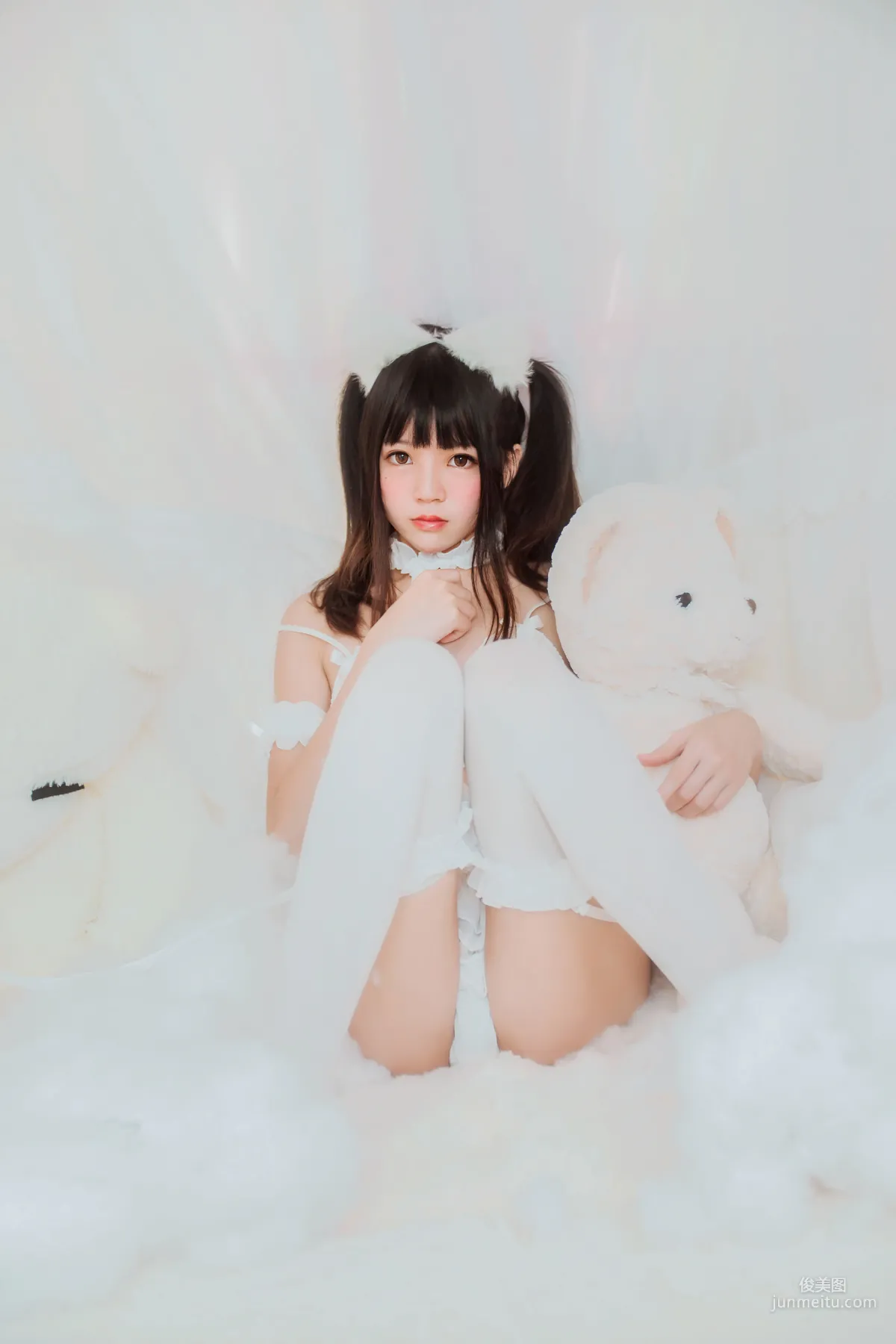 桜桃喵《白猫》 [萝莉COS] 写真集17