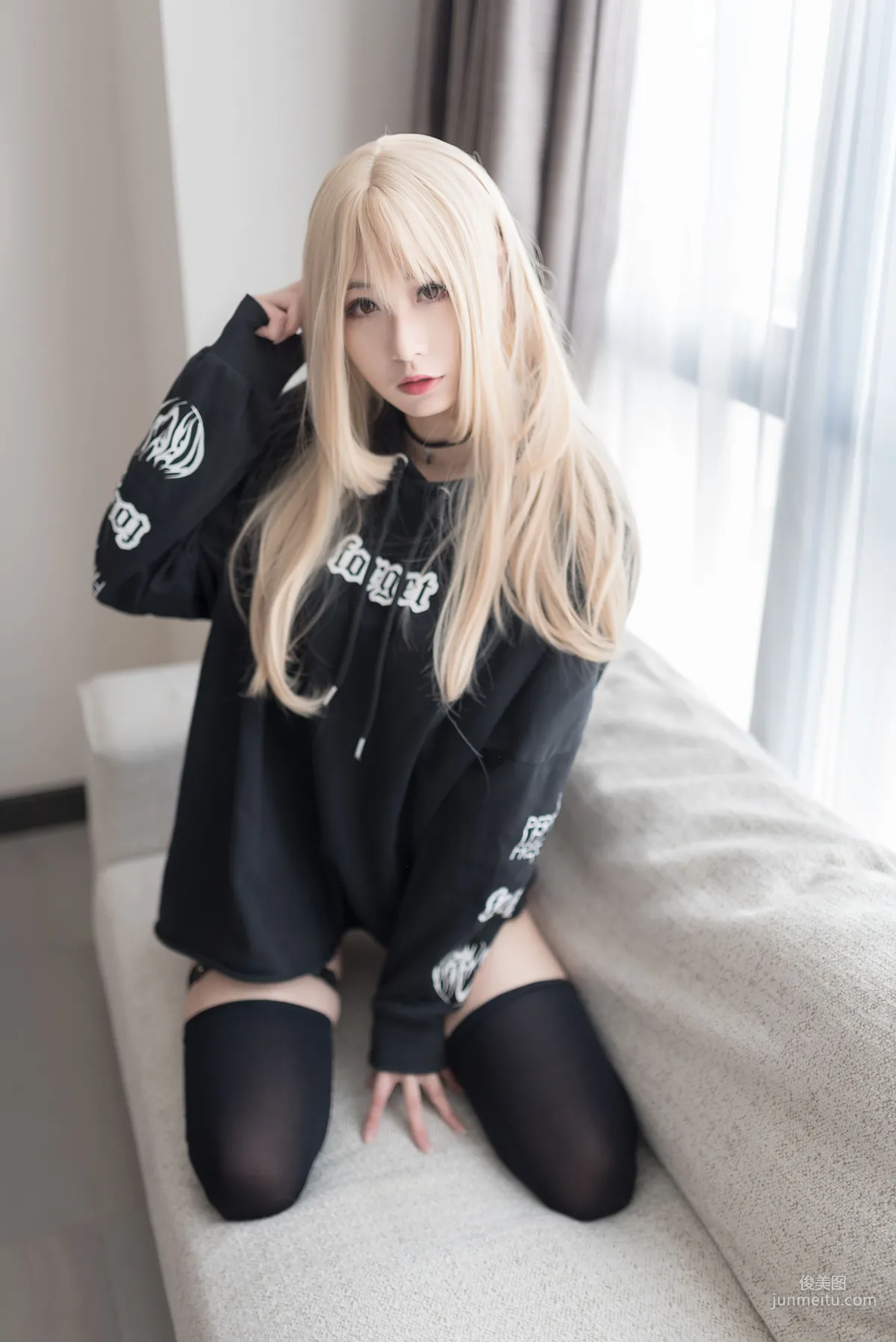 [Fengzhi Lingyu] NO.017 Blonde Beauty Black Temptation Photo Set photo 18