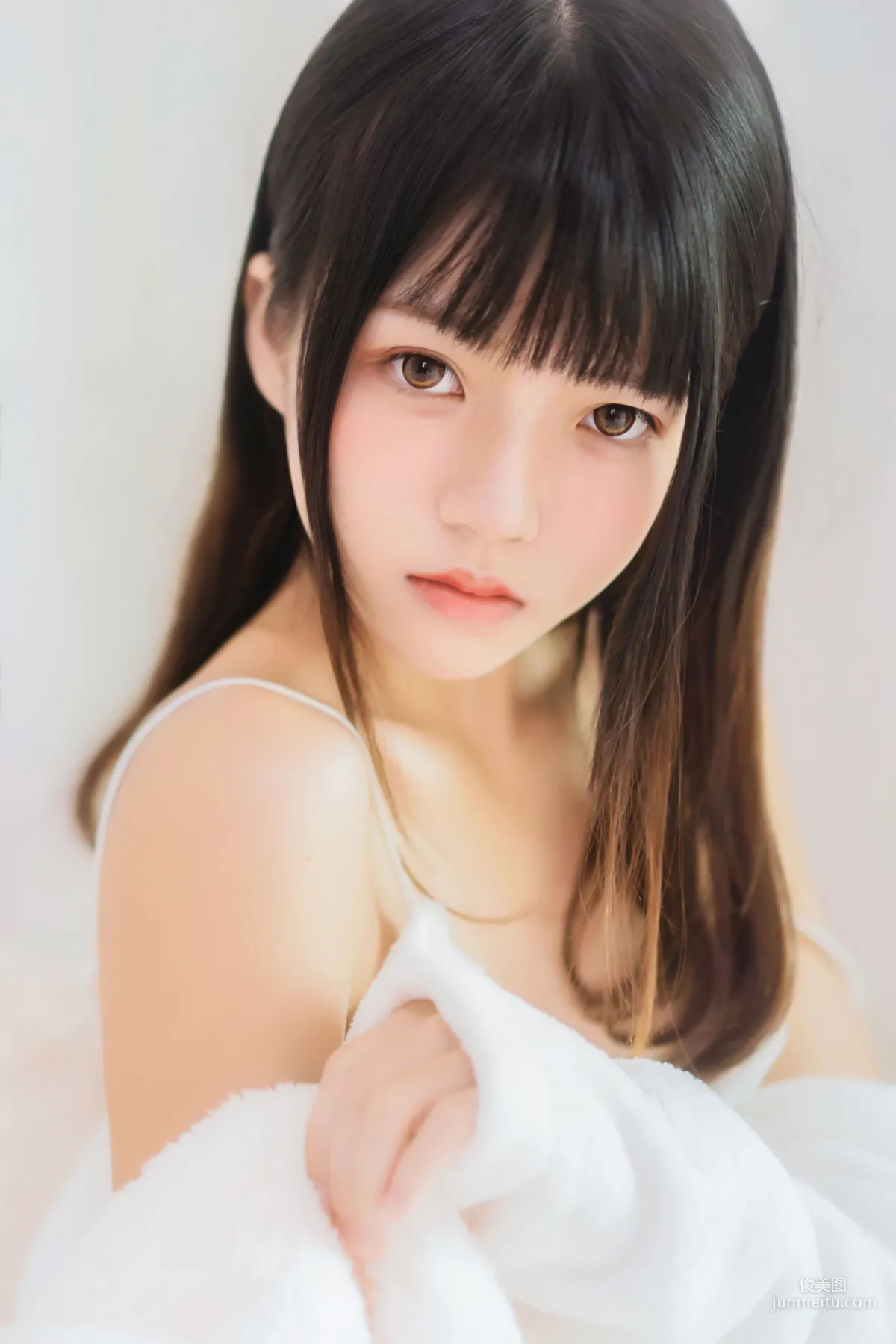桜桃喵《冬眠》 [蘿莉COS] 寫真集 6