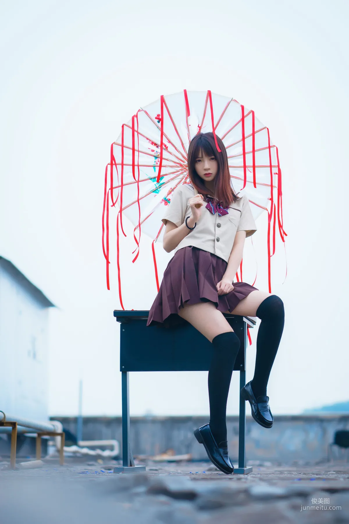 瘋貓ss《絲襪狂想曲(傘)》 [蘿莉COS] 寫真集 25