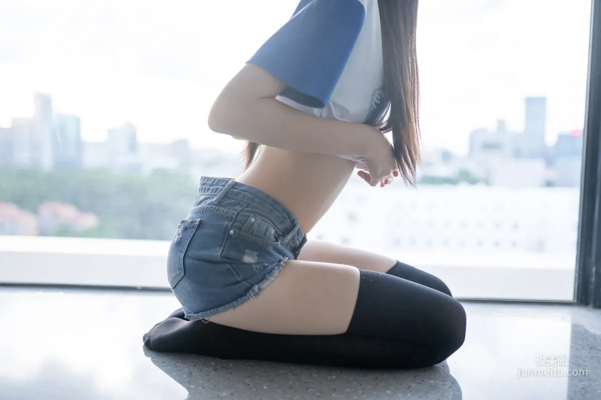 [风之领域] NO.113 黑丝牛仔短裤小蛮腰 写真集27