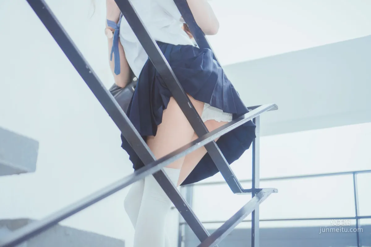 桜桃喵《藍白水手服》 [蘿莉COS] 寫真集 4