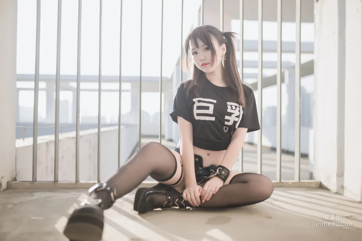 Yoko宅夏《巨乳》 [萝莉COS] 写真集18