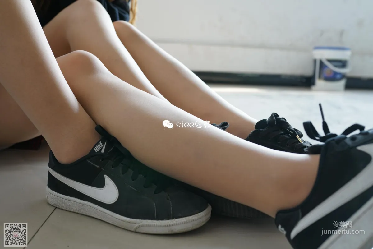[SIEE] No.283 Jing Jing & Su Su, Besties' Thin Stockings Photo Set photo 24