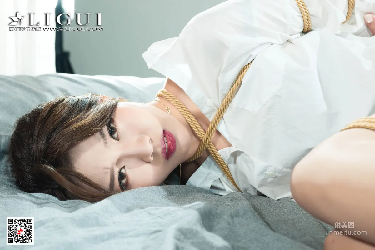 鐘情《白襯衫絲足繩藝》 [麗櫃美束Ligui] 寫真集 37