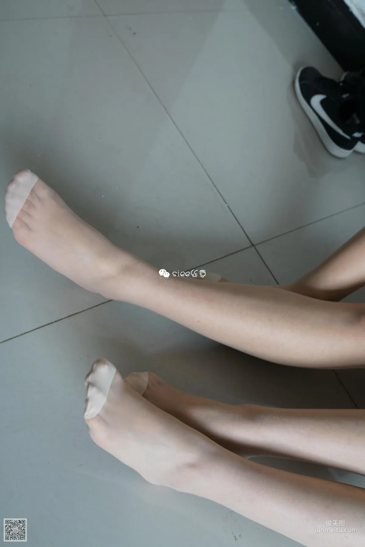 [SIEE] No.283 Jing Jing & Su Su, Besties' Thin Stockings Photo Set photo 32