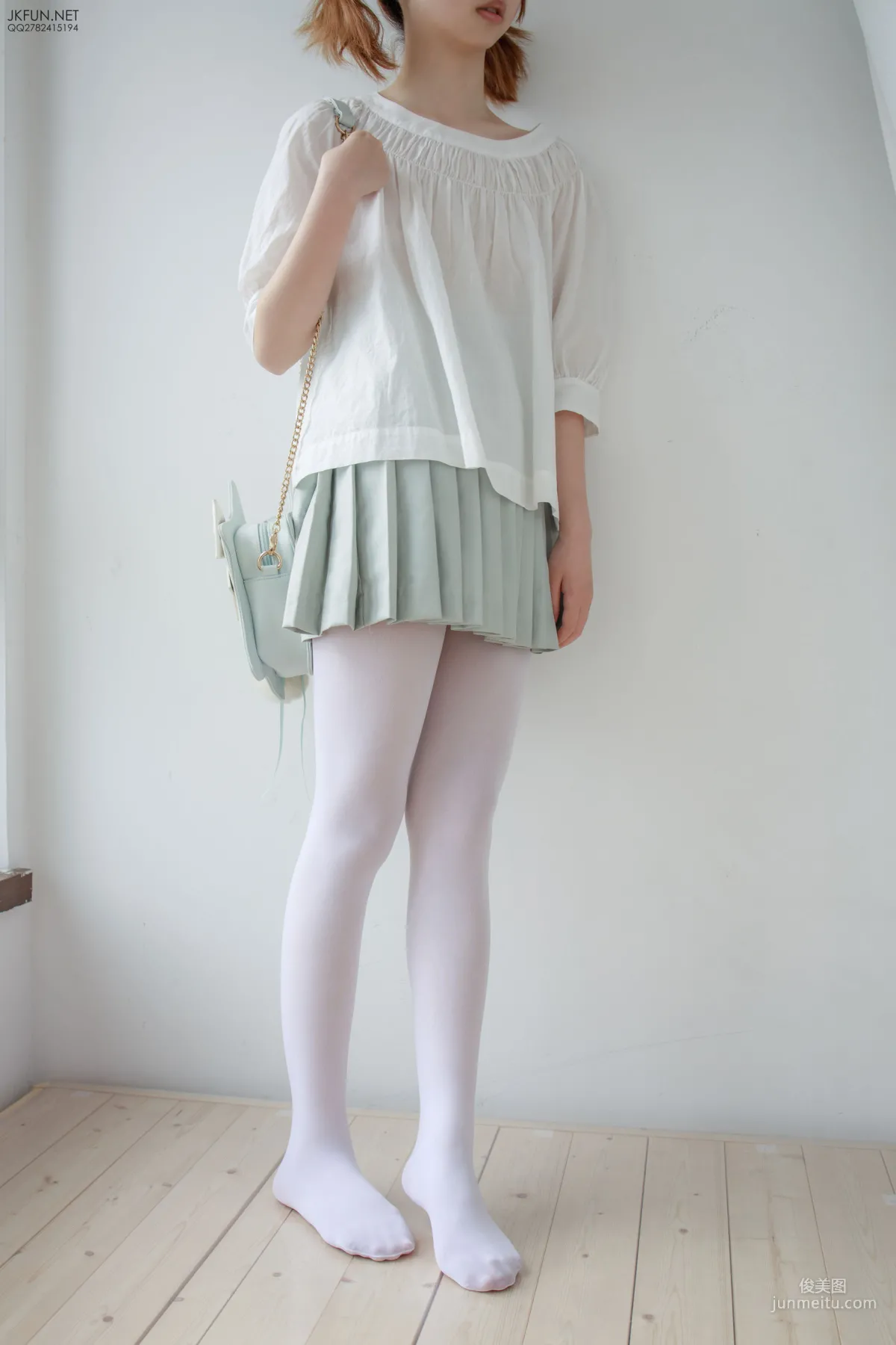 《50D白丝按摩仪》 [森萝财团] JKFUN-009 写真集84