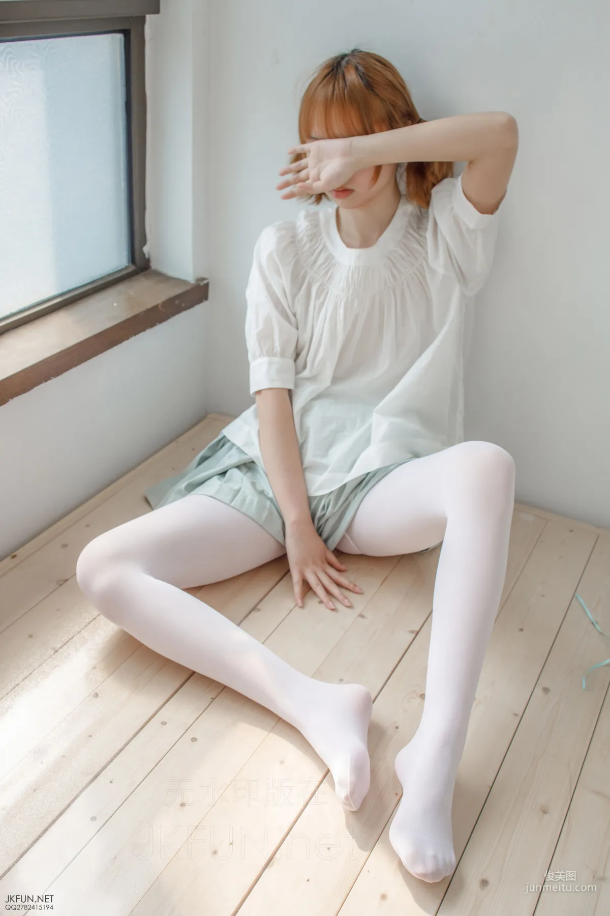 《50D白丝按摩仪》 [森萝财团] JKFUN-009 写真集16