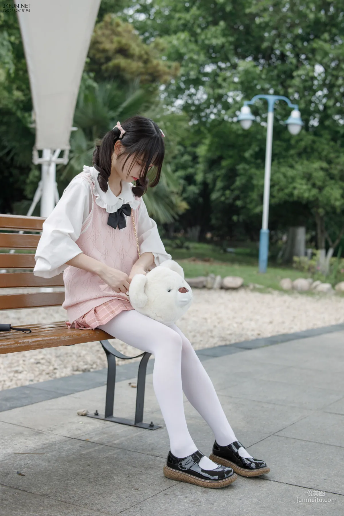 默陌《80D白丝》 [森萝财团] JKFUN-007 写真集2
