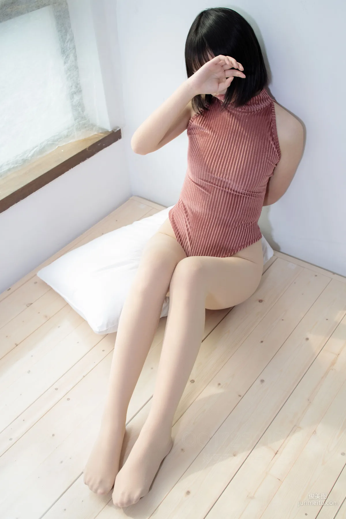 《80D肉丝踩薯片》 [森萝财团] X-060 写真集15