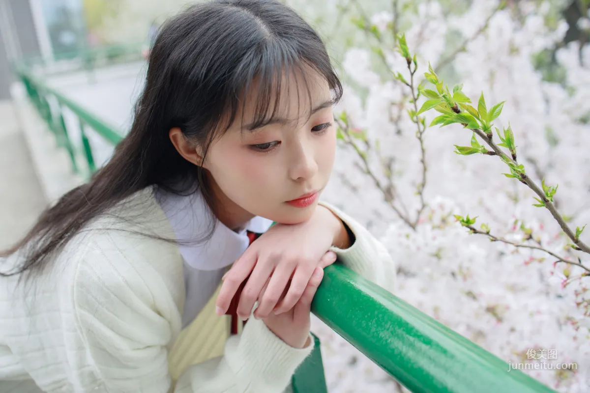 甜米《純純的白絲學妹》 [森蘿财團] JKFUN-001 蘿莉絲襪寫真集 123