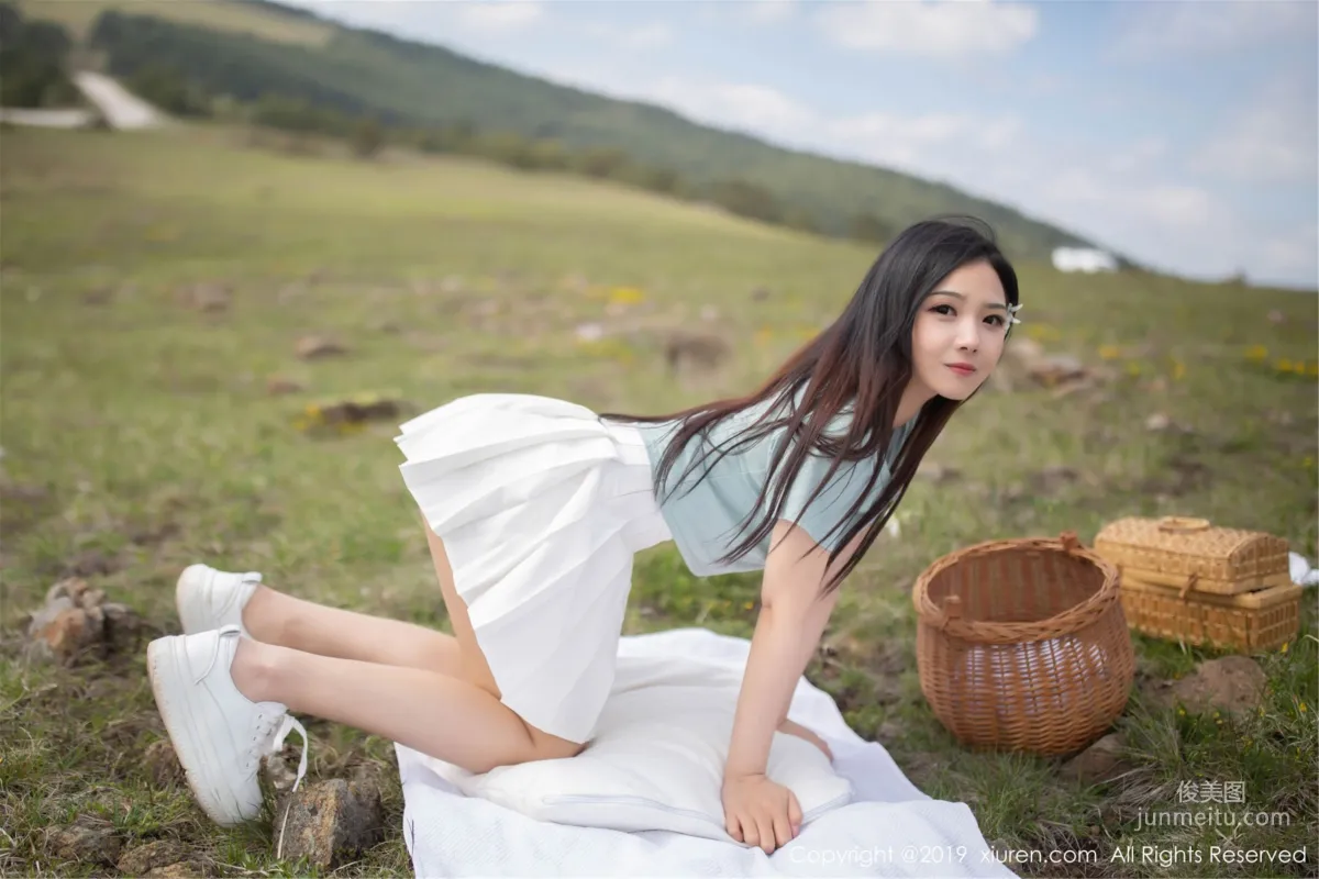 Xu Weiwei Mia, Sexy Bloom on the Outdoor Grass [XiuRen] No.1495 Photo Set photo 17