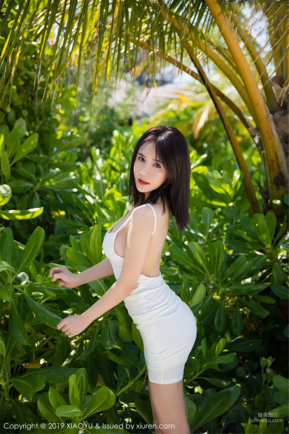 Xiao Molin Snow White Full Breasts and Tempting Curves [XIAOYU] Vol.086 Photo Set photo 28