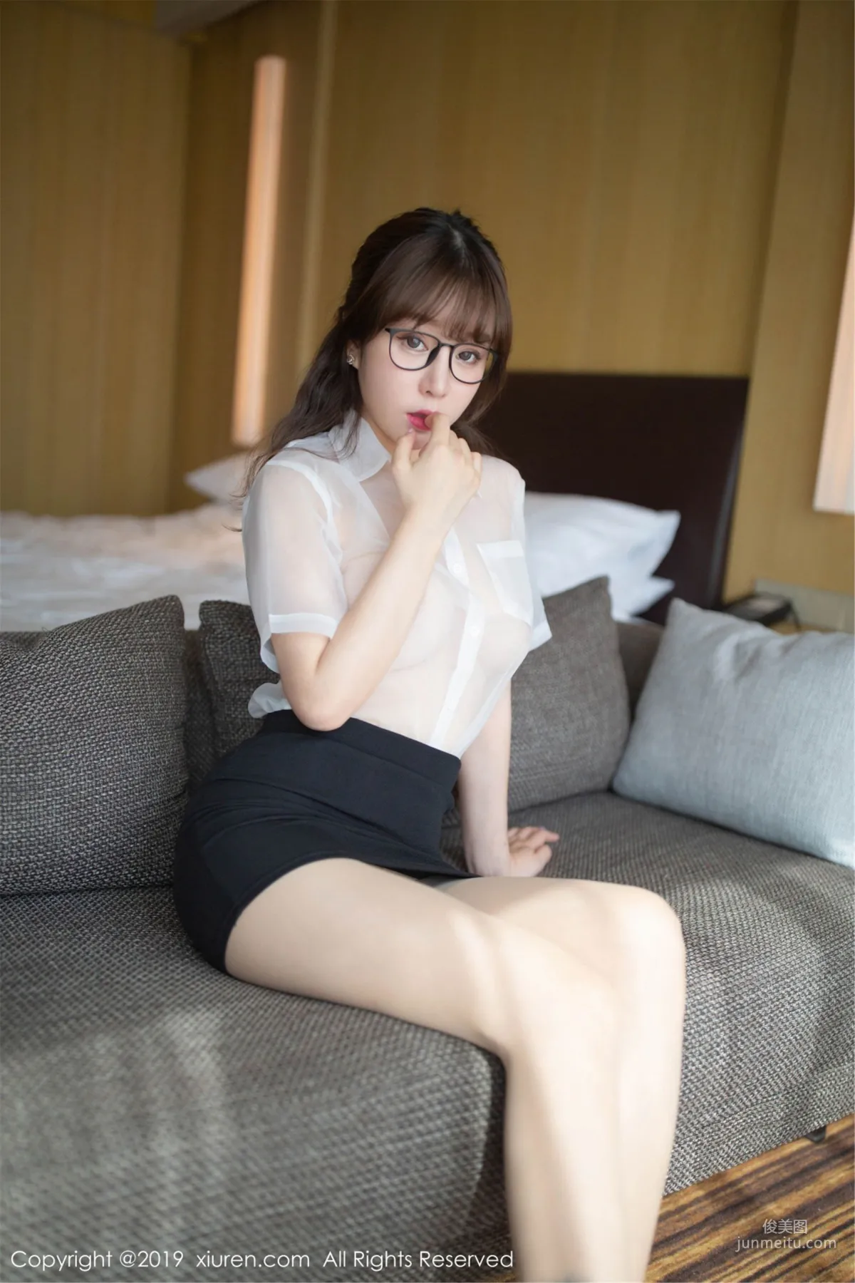 Wang Yuchun, Such a Tempting Female Secretary [XiuRen] No.1498 Photo Set photo 1