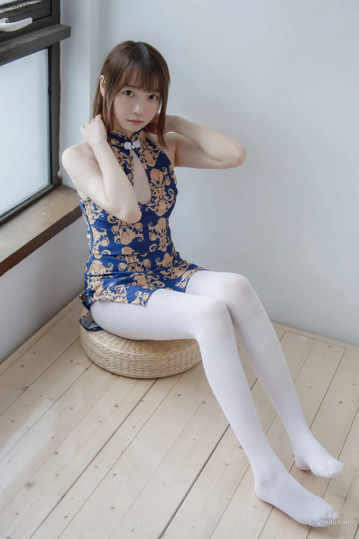 Aika《60D白丝踩酱肉包》 [森萝财团] JKFUN-008 写真集2