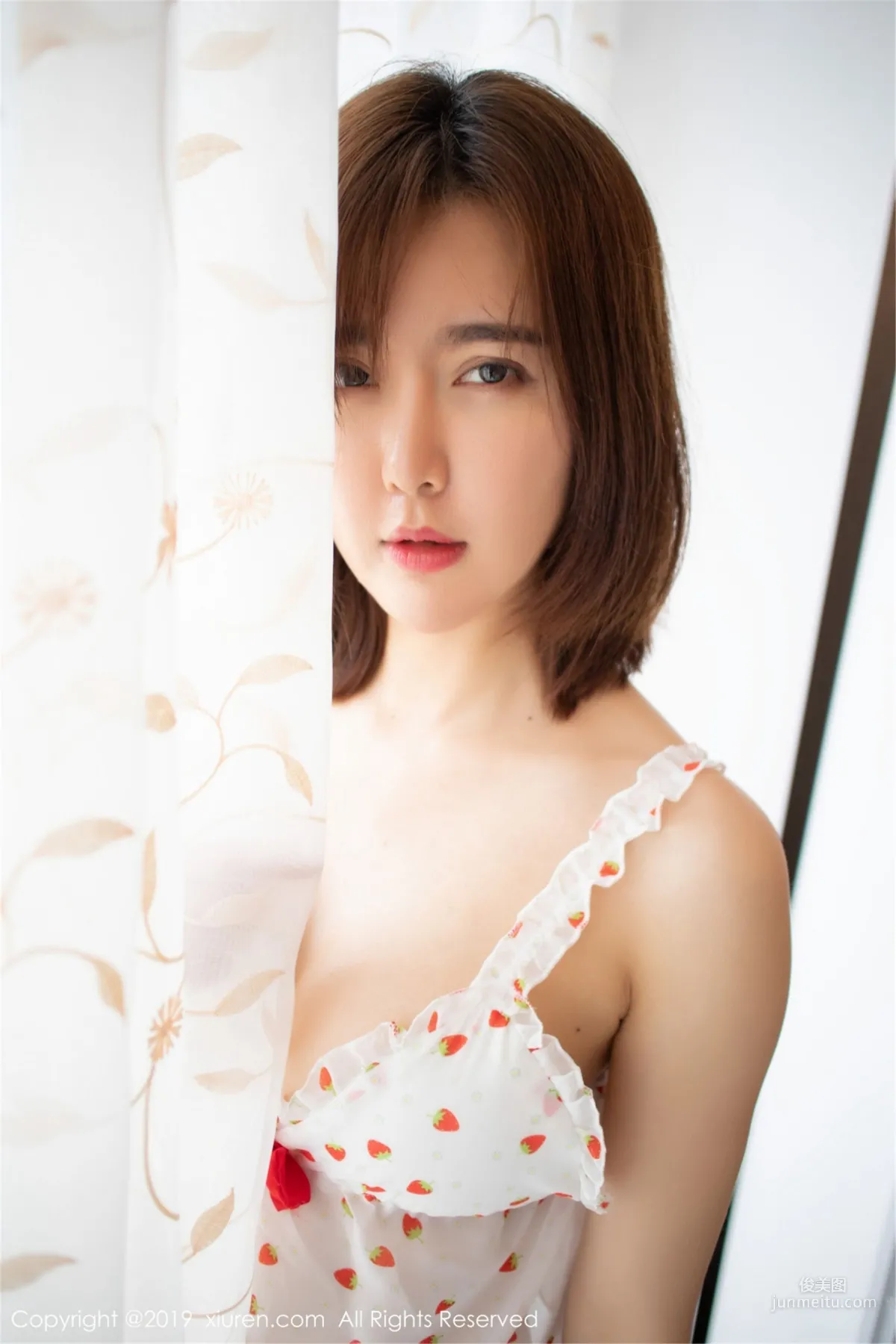 Yomi Youmi 《Cute and Playful, When the Peach Ripens, Kawaii》 [XiuRen] No.1471 Photo Set photo 4