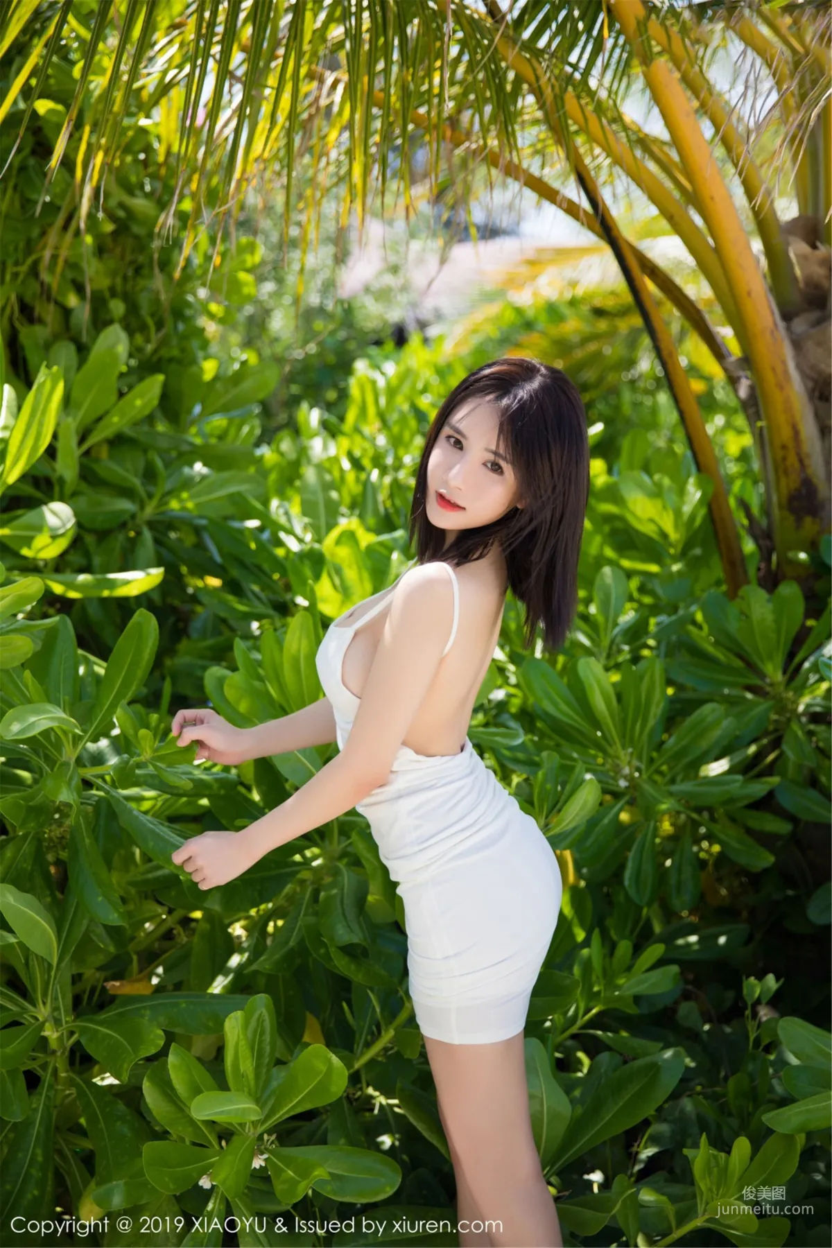 Xiao Molin Snow White Full Breasts and Tempting Curves [XIAOYU] Vol.086 Photo Set photo 27