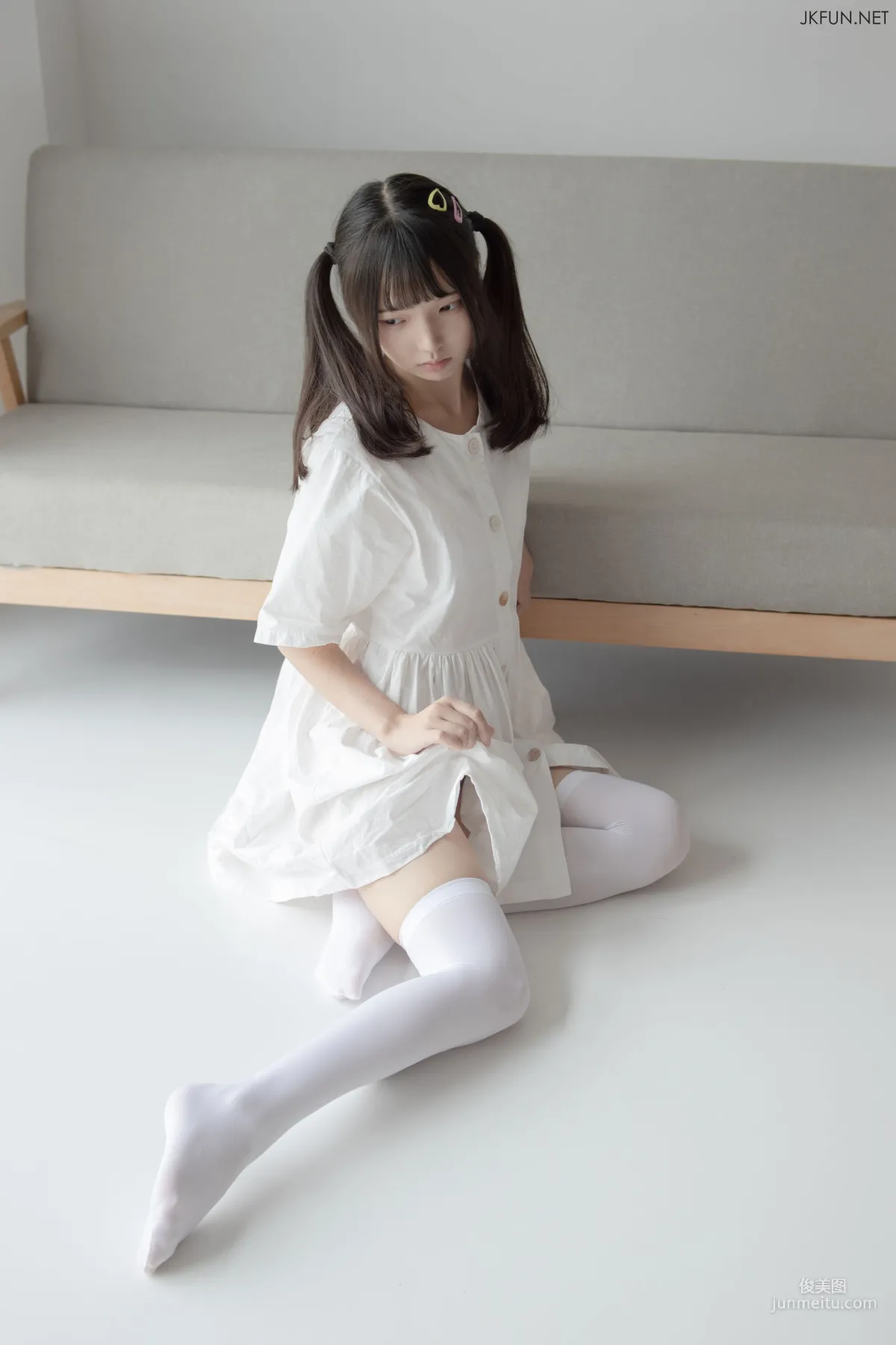 默陌《白衣飄飄的年代》 [森蘿财團] JKFUN-014 蘿莉絲襪寫真集 64