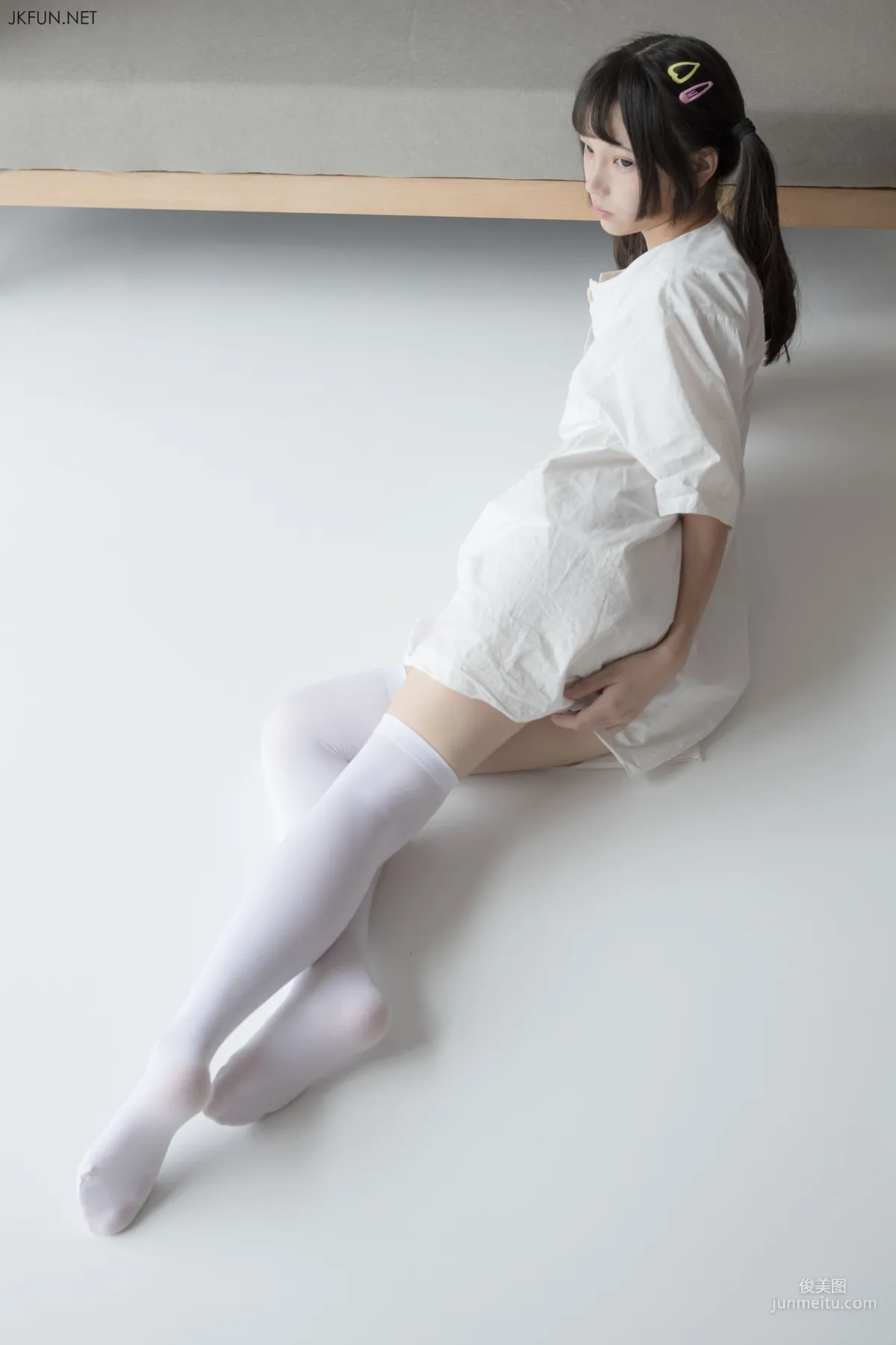 默陌《白衣飄飄的年代》 [森蘿财團] JKFUN-014 蘿莉絲襪寫真集 86