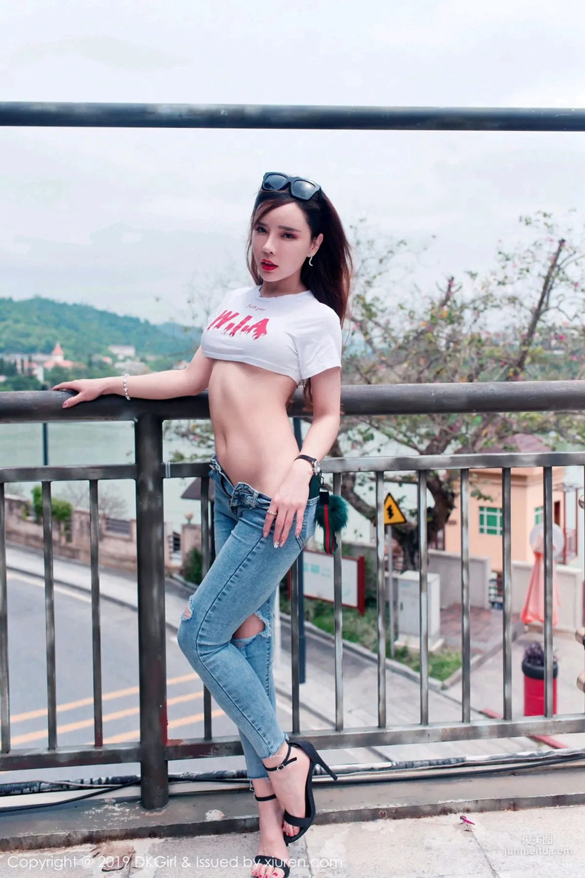 Ai Xiaoqing "Outdoor Open-Air Shoot Series, Vacuum Performance" [DKGirl] Vol.108 Photo Set photo 3