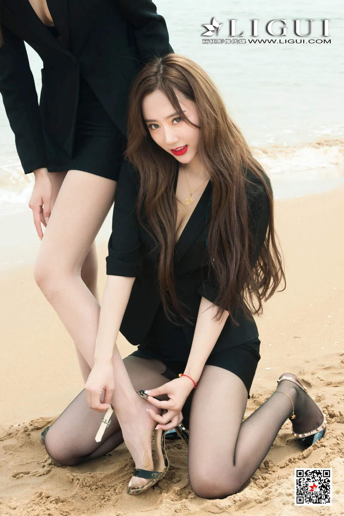 Ran Ran & Liang Er 'Beach Stockings Temptation' [Ligui] Beautiful Legs and Feet Photo Set photo 14