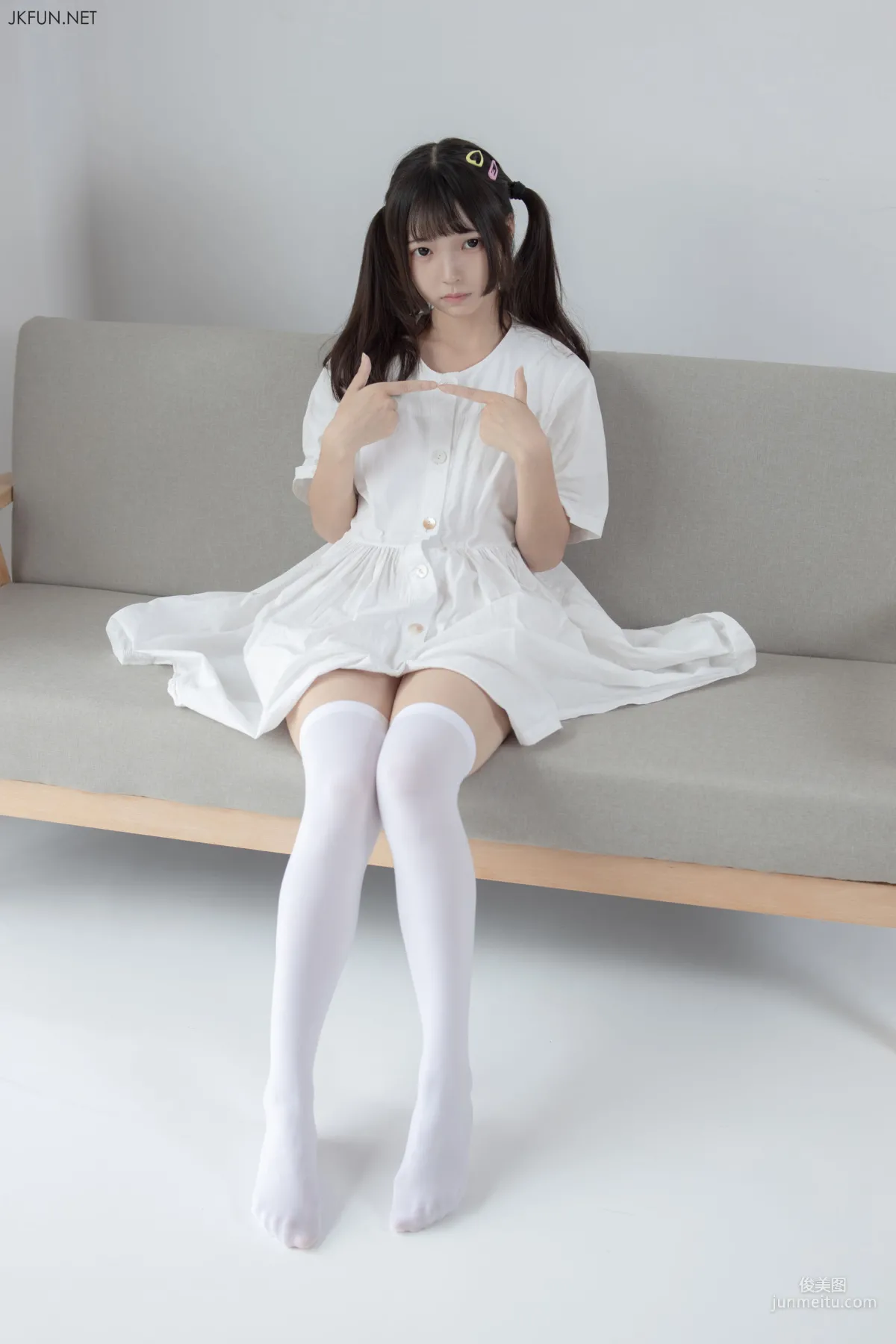 默陌《白衣飄飄的年代》 [森蘿财團] JKFUN-014 蘿莉絲襪寫真集 47