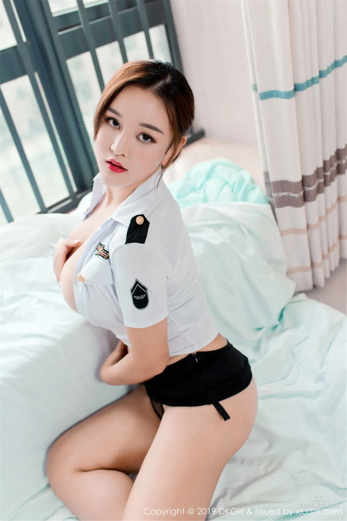 Pan Linlin ber, Sexy Flight Attendant Uniform Temptation, [DKGirl] Vol.107 Photo Set photo 33
