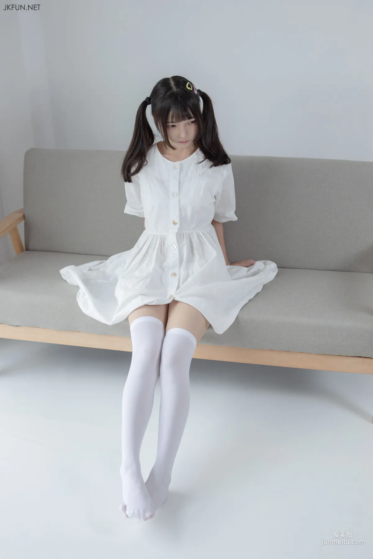 默陌《白衣飄飄的年代》 [森蘿财團] JKFUN-014 蘿莉絲襪寫真集 49