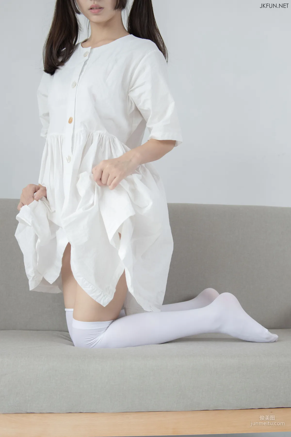 默陌《白衣飄飄的年代》 [森蘿财團] JKFUN-014 蘿莉絲襪寫真集 60