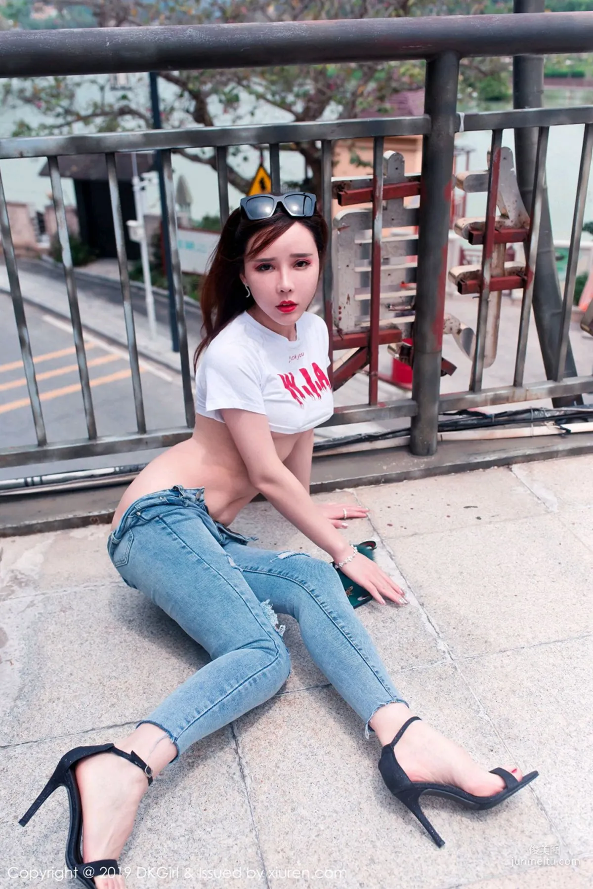 Ai Xiaoqing "Outdoor Open-Air Shoot Series, Vacuum Performance" [DKGirl] Vol.108 Photo Set photo 5