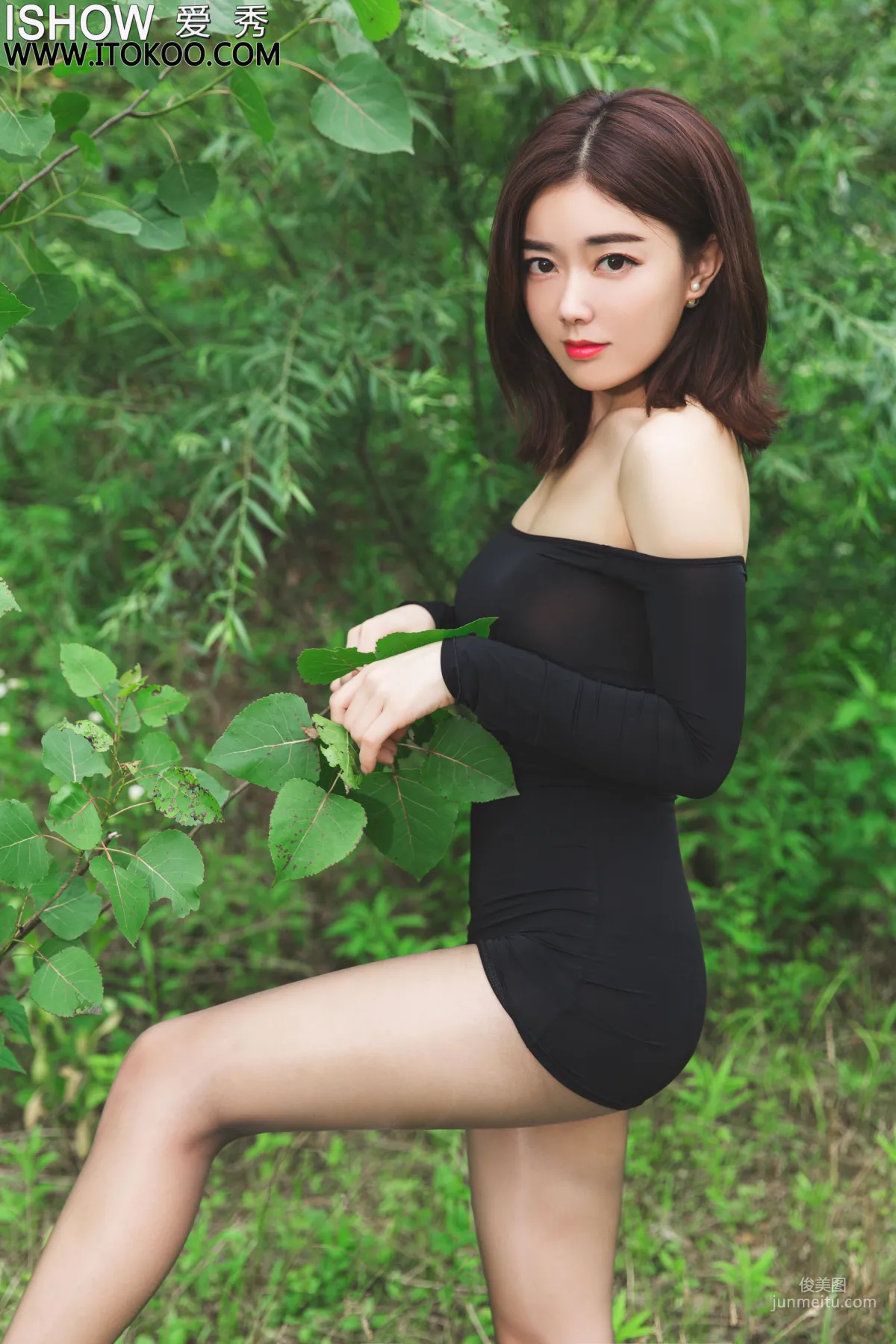 Linlin Caroline《Outdoor Top-Quality Mature Woman》 [ISHOW] No.192 Photo Set photo 10