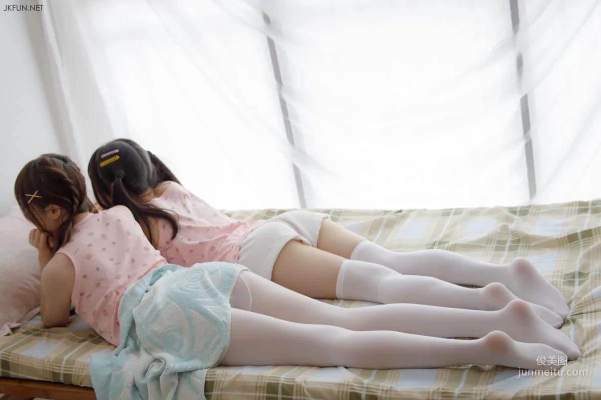甜心闺蜜白丝 [森萝财团] JKFUN-015 萝莉丝袜写真集23